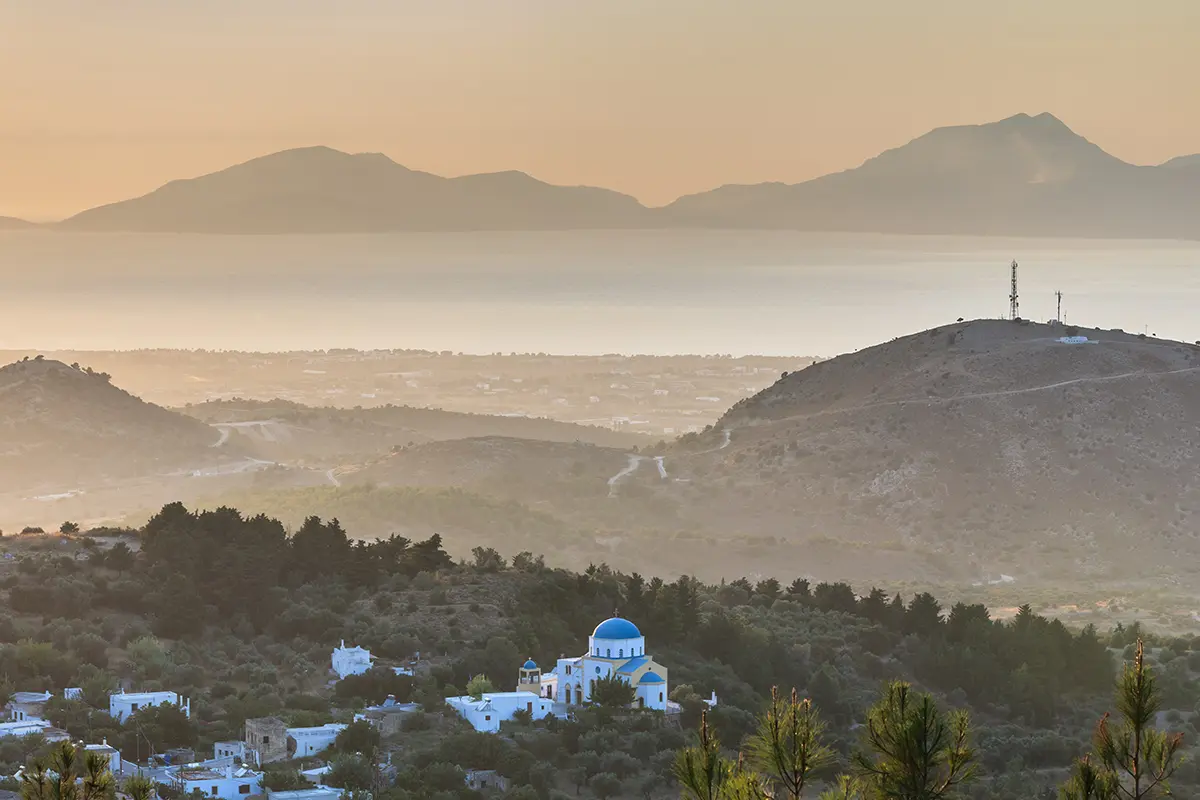 Un bellissimo tramonto sull'isola di Kos, in Grecia