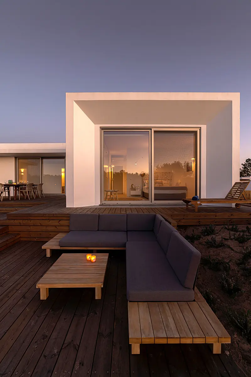 Villa moderna con piscina e terrazza